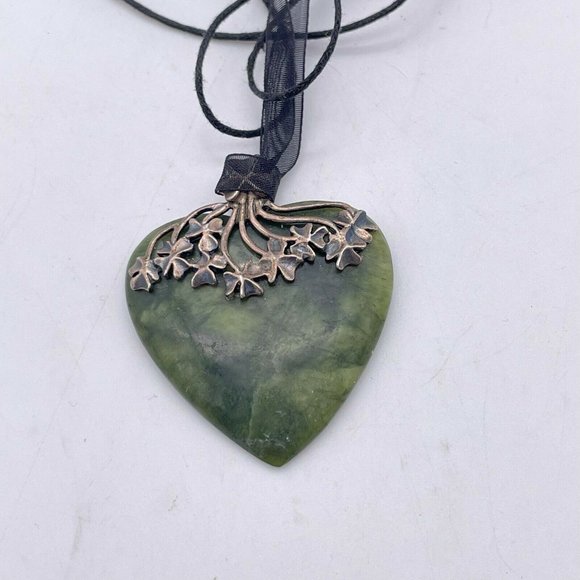JC Walsh & Sons Ireland Sterling 925 Connemara Marble Shamrock Heart Necklace - Picture 7 of 8